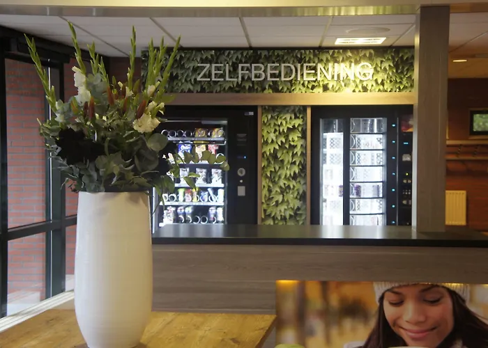 ホテル 50|50 Belmont エーデ